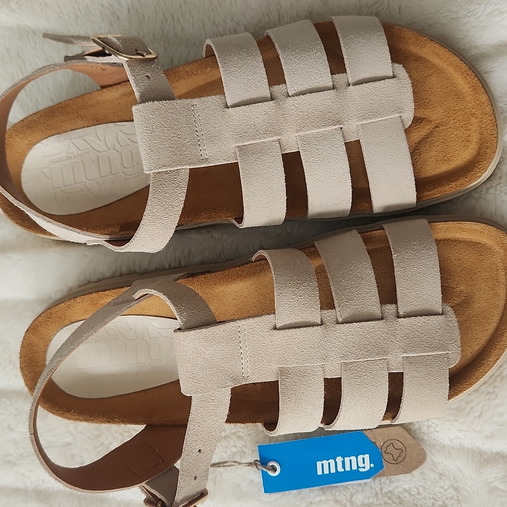NWT Mtng Spain suede fisherman comfort sandal